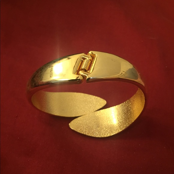 Hinged bracelet - Picture 3 of 4